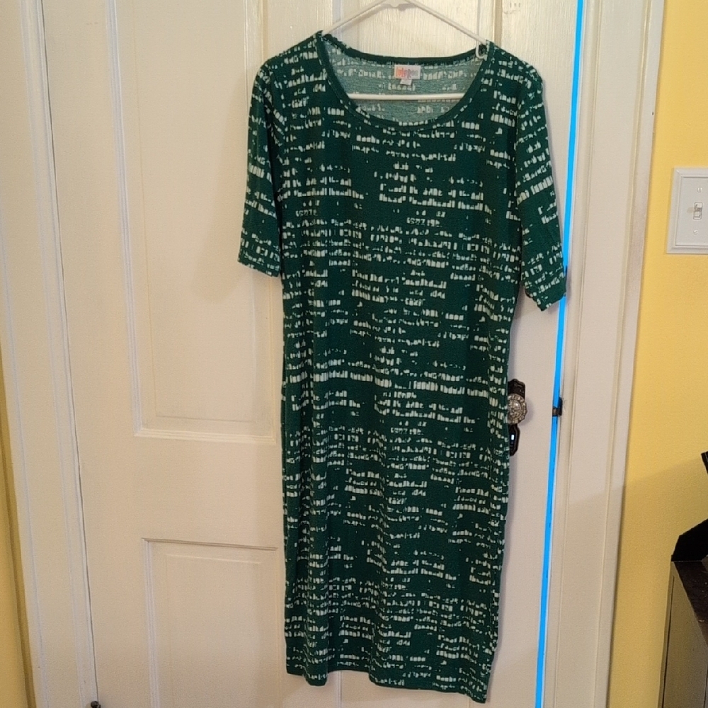 LuLaRoe Green Sheath Midi Dress Short Sleeve Crew Neck